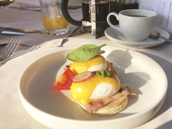 Eggs Benedict at Sani